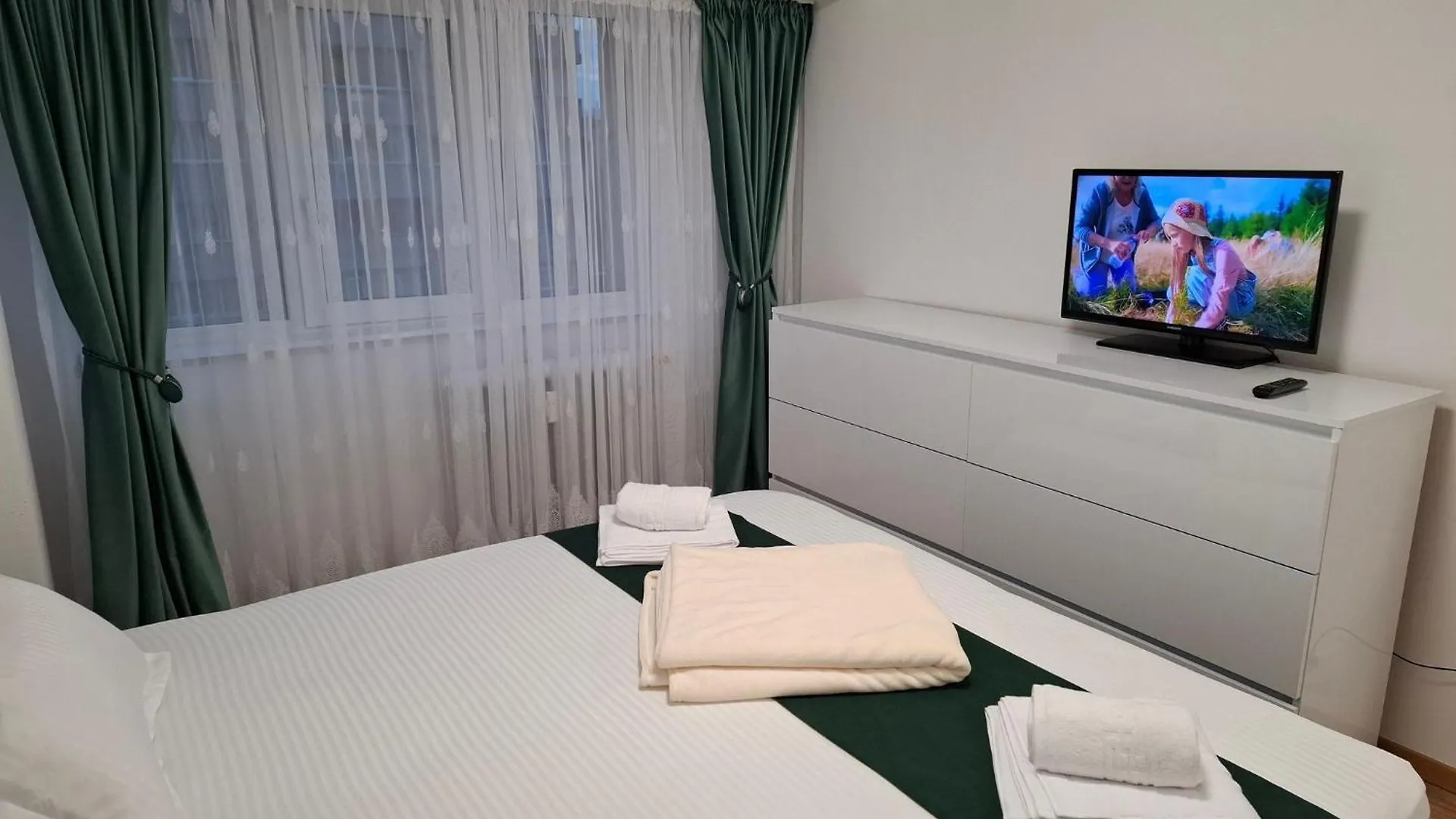 Apartment, 3 Rooms,Nearby Piata Victoriei And Gara De Nord, Main Railwaystation Bucareste