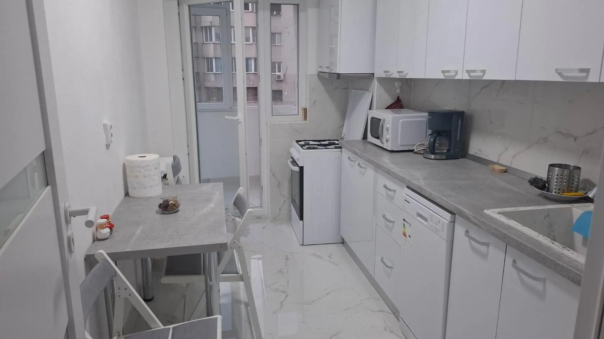 Apartment, 3 Rooms,Nearby Piata Victoriei And Gara De Nord, Main Railwaystation Bucareste Apartamento