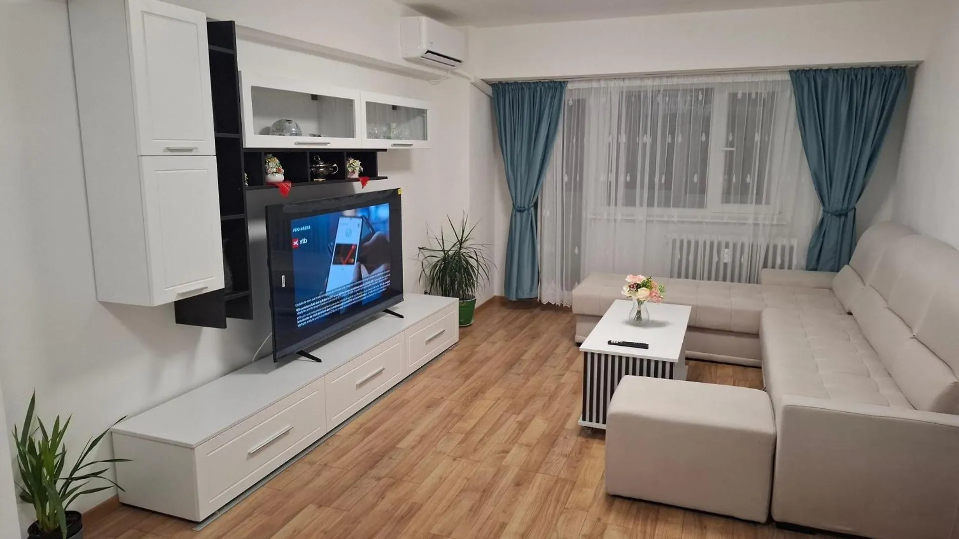Apartment, 3 Rooms,Nearby Piata Victoriei And Gara De Nord, Main Railwaystation Bucareste